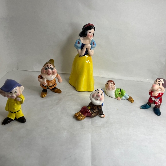 Vintage Walt Disney Snow White and the 6 Dwarfs Figurines • Ceramic • Japan RARE - Picture 1 of 14